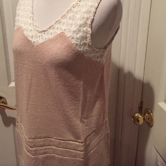 Tan lightweight sweater tank with lace top - Picture 2 of 4